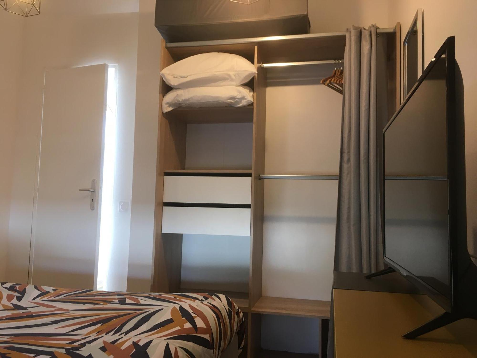 Les Spas De La Chartreuse Tarbes Bilik gambar